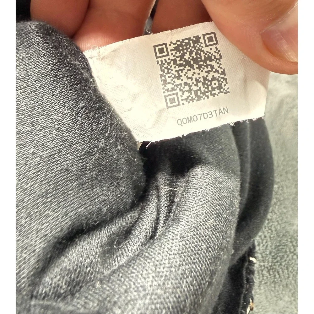 UGG title cardy